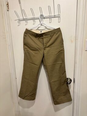 Uniqlo women's Olive Green Chino  flare Pants